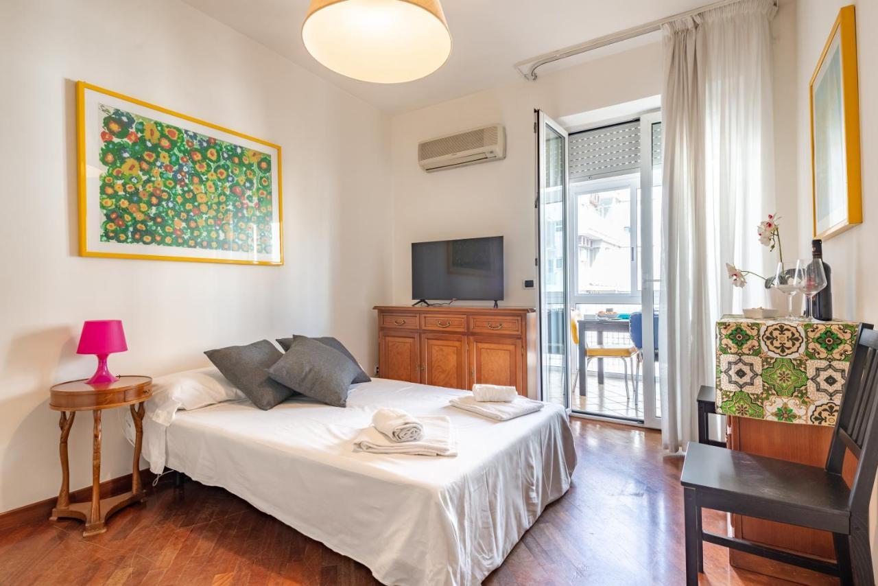 Central & Comfy Apartment With Veranda Bari Exterior photo